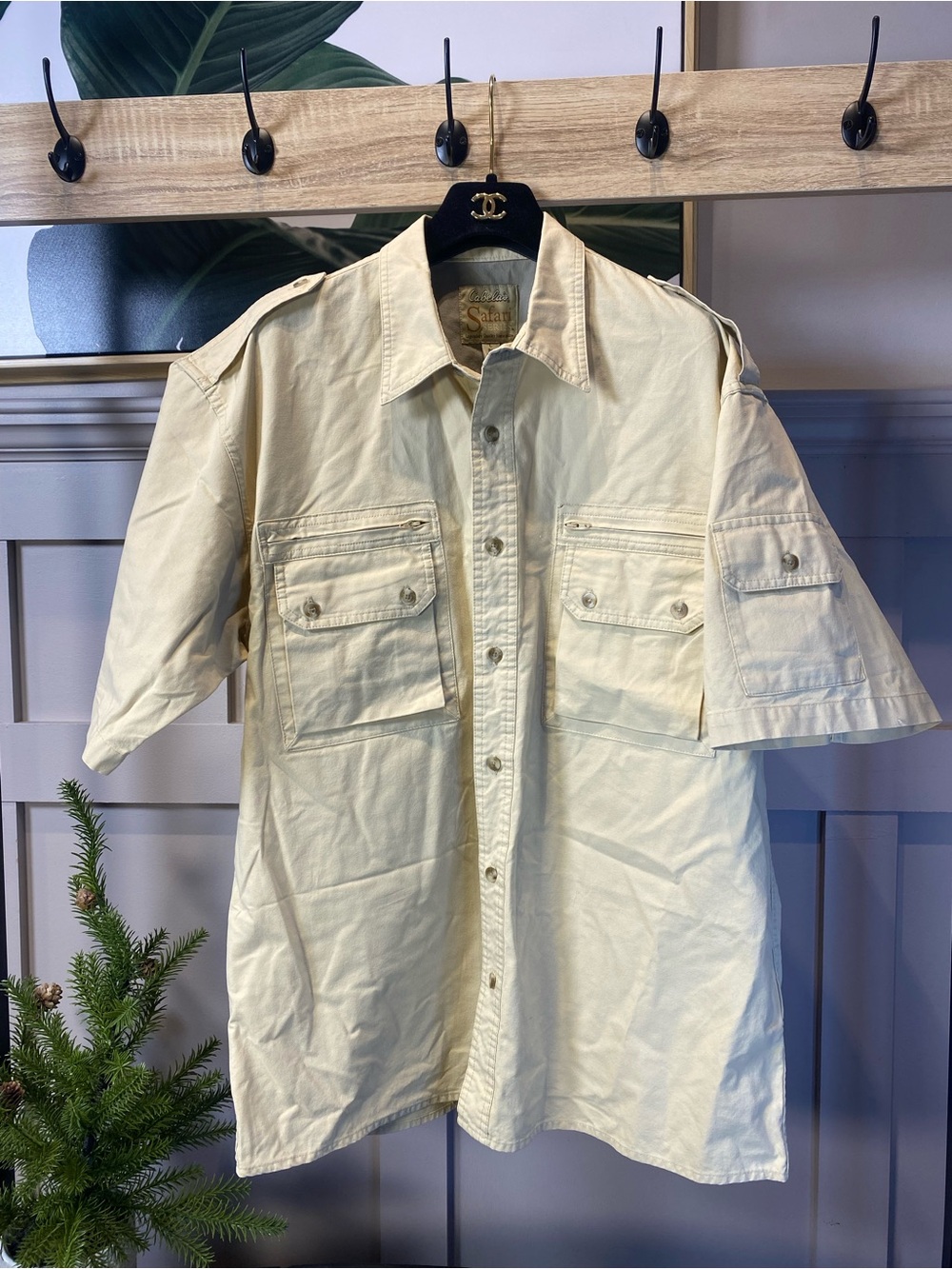 Cabela’s Fishing Shirt Men’s L Short Sleeve Button Up Vented Utility New